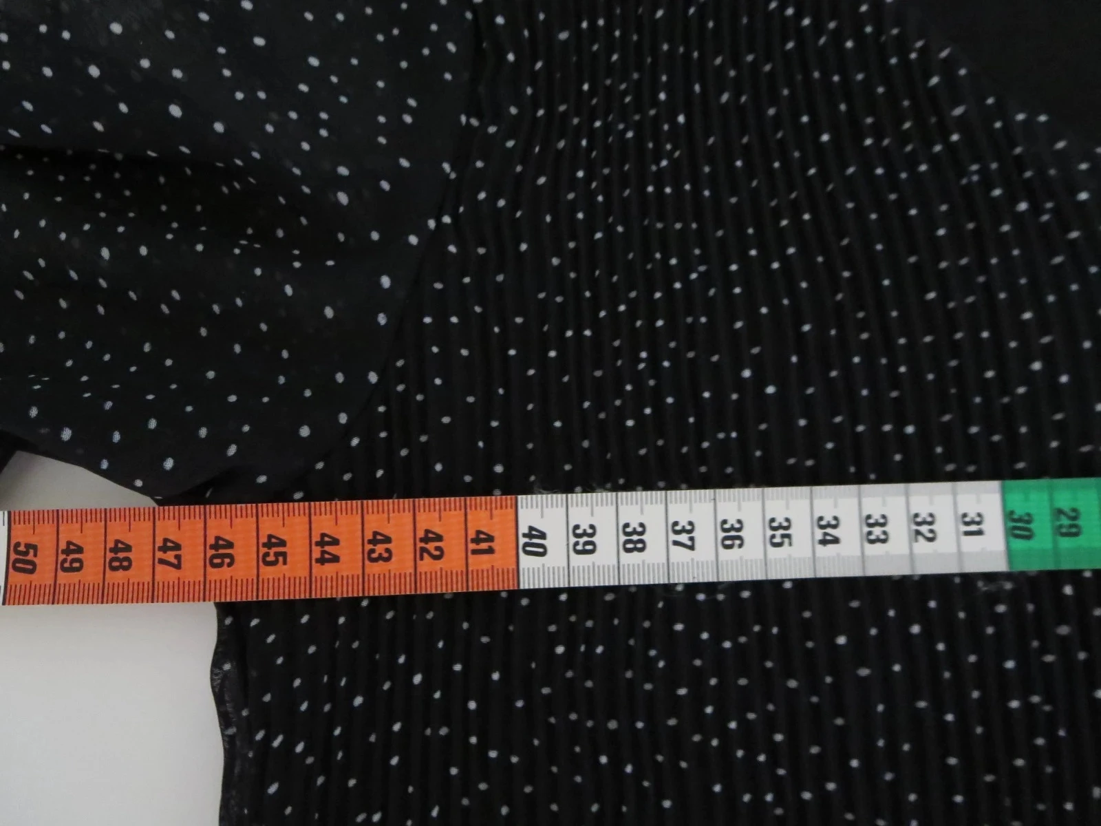 Robe noire à pois blancs  Taille 38 – Très bon état – photo 3